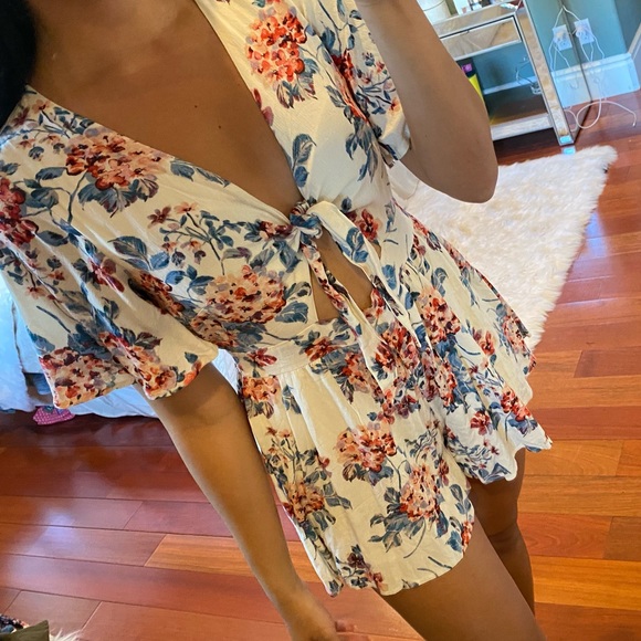 Cute summer romper - Picture 2 of 4
